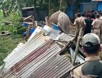 সীমান্ত সুরক্ষায় বক্সনগরে উচ্ছেদ অভিযান, কাঁটাতার সংলগ্ন এলাকা দখলমুক্ত করল প্রশাসন