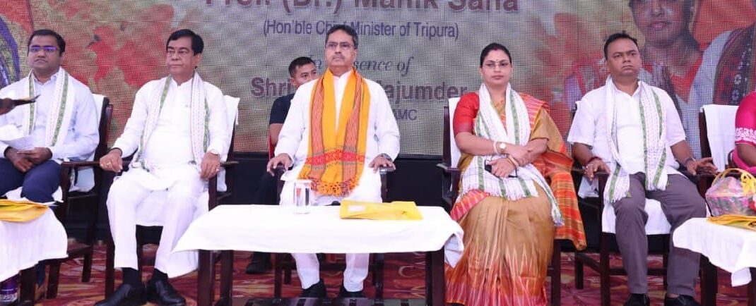 কেন্দ্রীয় বরাদ্দের ঋণসীমা ৫ হাজার কোটি করার দাবি জানালেন মুখ্যমন্ত্রী ডাঃ সাহা