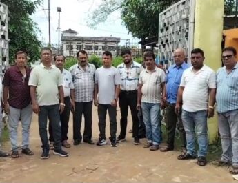 বকেয়া বিলের জেরে ত্রিপুরায় অনির্দিষ্টকালের ধর্মঘটে বিদ্যুৎ নিগমের ঠিকাদাররা