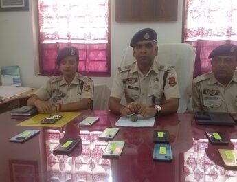 উদয়পুরে পুলিশের অভিযানে ১০টি হারানো মোবাইল উদ্ধার, নেশা কারবারে আটক ৬