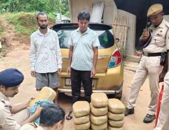 ধাওয়া খেয়ে গাড়ি থামতেই উধাও চালক, উদ্ধার ৫২ কেজি গাঁজা