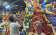 বাড়তি খরচ, কম লাভ—দেবীপ্রতিমা গড়তে দিনরাত এক করছেন কুমারঘাটের মৃৎশিল্পীরা